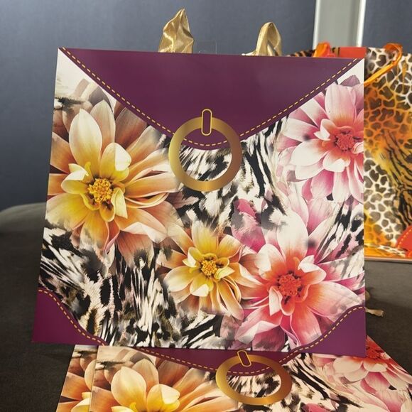 Jungle Themed Handbag Gift Bags 12 Pack Ribbon Handles 4 Designs NEW - Picture 4 of 11